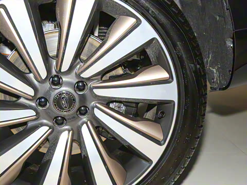 2024�� 4.4 V8 SV���ٴ����ӳ��� 4��