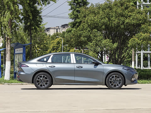 2025�� EM-i 70km ������