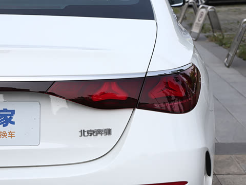 2025�� �Ŀ� E 300 L ʱ���˶���