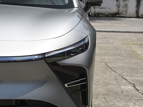 2027�� ���� 302 Max�����״��