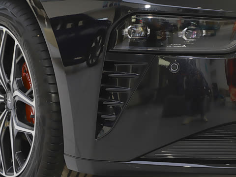 2025�� ���� 650MaxѲ����