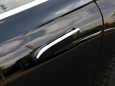 2026�� �Ŀ� E 300 L �����