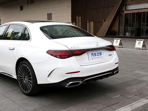 2026�� �Ŀ�� E 300 L ʱ���˶���