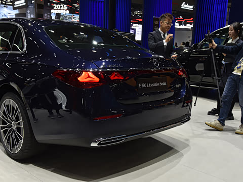 2026�� E 300 L �����