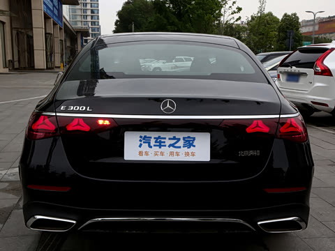 2026�� �Ŀ� E 300 L �����˶���