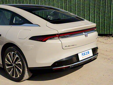 2025�� ������