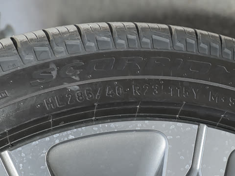 2026�� 3.0 L6 400PS AB�����