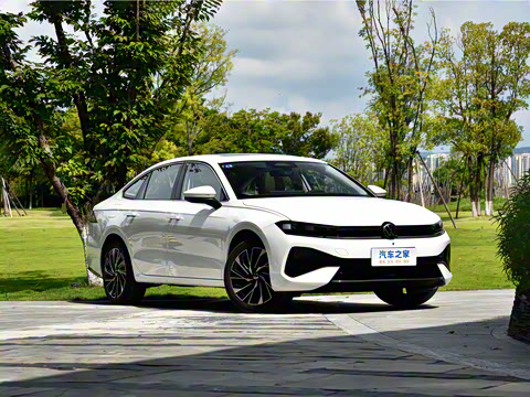 2026�� L 300TSI DSG ������