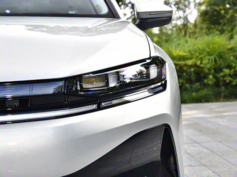 2026�� L 300TSI DSG ������