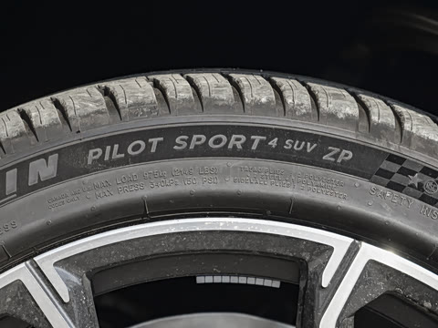 2025�� xDrive 30Li ������M�˶���ҹ��װ