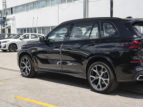 2025�� xDrive 30Li ������M�˶���ҹ��װ