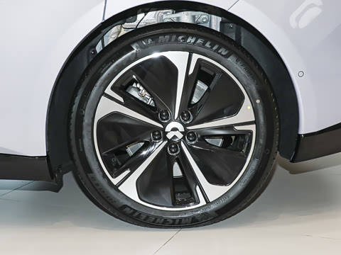 2025�� 100kWh Touring