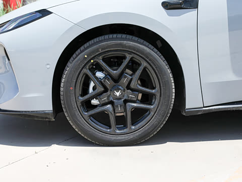 2026�� 535 MAX+�����