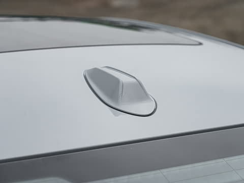 2026�� 330Li M�˶���ҹ��װ