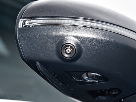 2026�� GLC 300 L 4MATIC ������ 5��