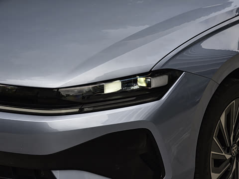 2026�� L 300TSI DSG ������