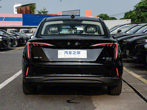 2025�� 610km PLUS