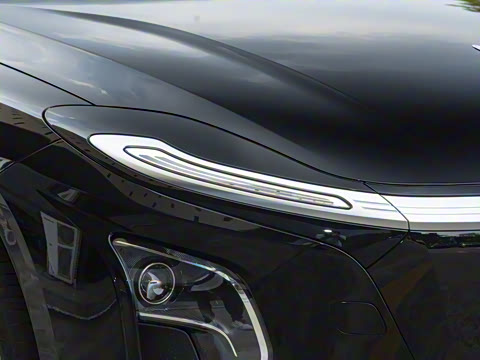 2025�� 610km PLUS