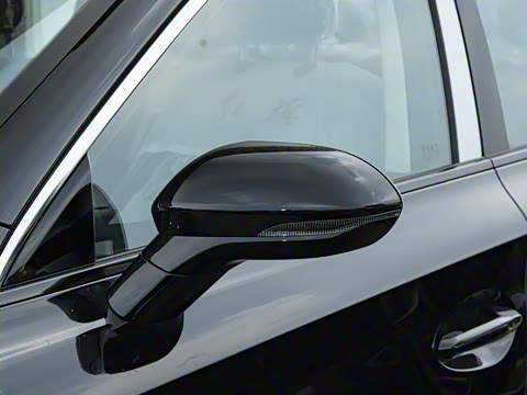 2025�� 610km PLUS