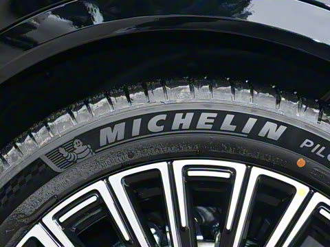 2025�� ����Ultra+����������