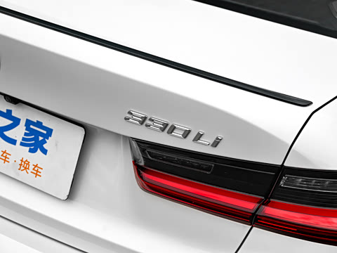 2026�� 330Li ������ M�˶���ҹ��װ