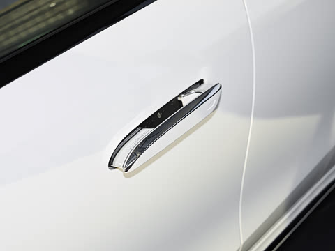 2026�� E 300 �������˶���