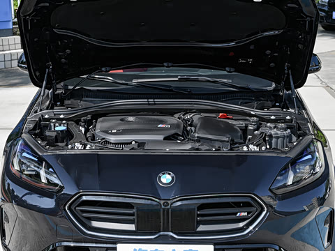 2026�� M235L