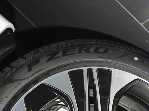 2024�� E 350 e L ���ʽ��϶����˶��γ�