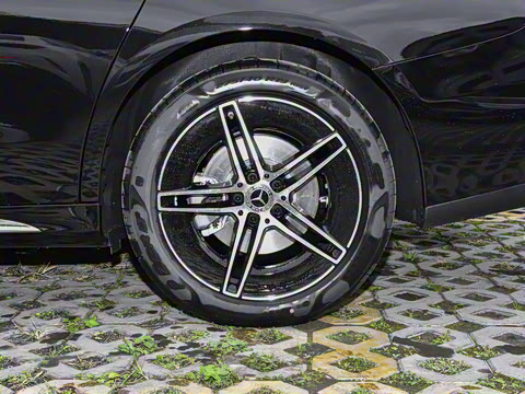 2026�� E 300 L �����˶���