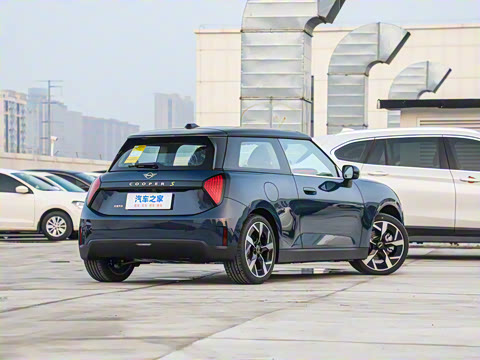 2025�� 463km COOPER SE ������