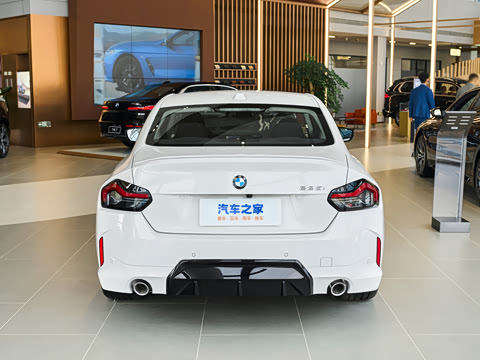 2026�� 225i M�˶���ҹ��װ