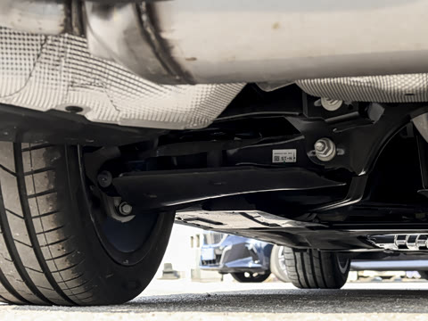 2026�� 330i M�˶���ҹ��װ