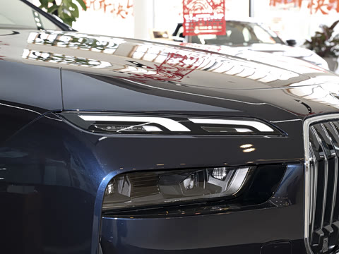 2026�� 735Li ������װ