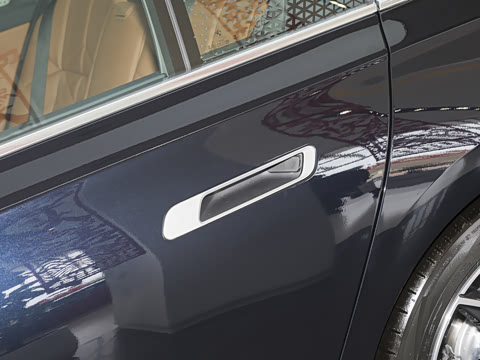 2026�� 735Li ������װ