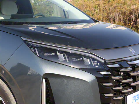 2026 DM-i 1.5T 218KM Խ