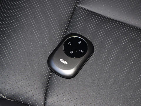 2025�� 215Զ�а�