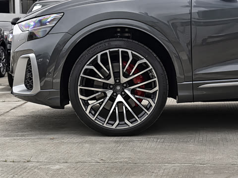 2026�� 4.0 TFSI 