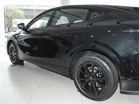 2025�� 625 ������ Max �Ƽ���