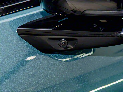 2025�� 702 ������ Ultra