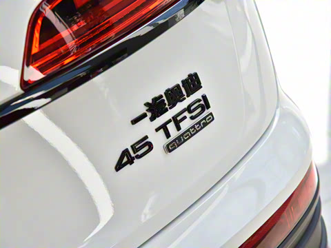 2025�� quattro 45�����ذ� 45 TFSI ������