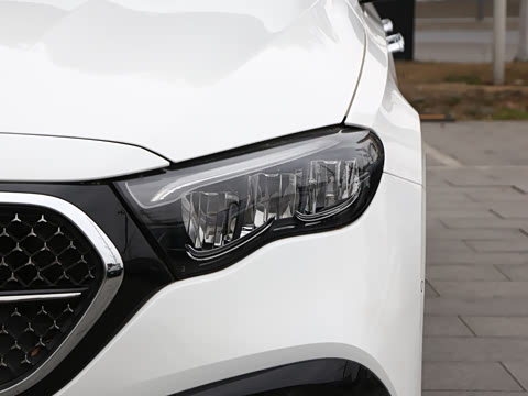 2026�� E 300 L �����˶���