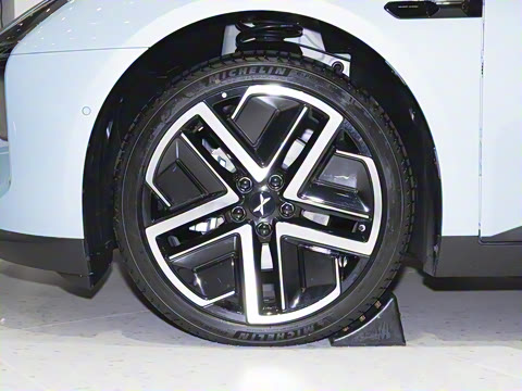 2025�� 620 �������� Plus