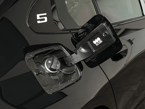 2026�� �Ŀ� 530Li ������ M�˶���װ