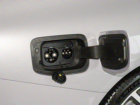 2025�� 702 ������ Ultra