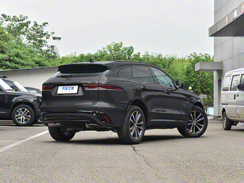 2025�� P250 R-Dynamic SE