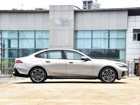 2026�� 525i M�˶���װ