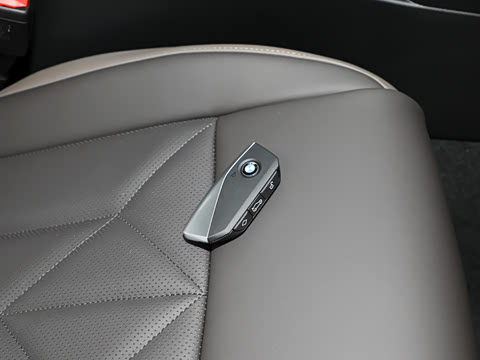 2026�� xDrive25L M�˶���ҹ��װ