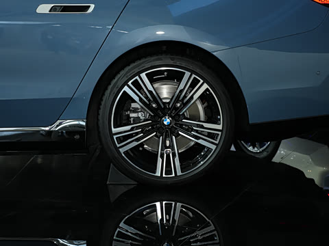 2023�� xDrive60L M�˶���װ