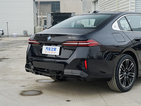 2026�� �Ŀ� 525Li M�˶���װ