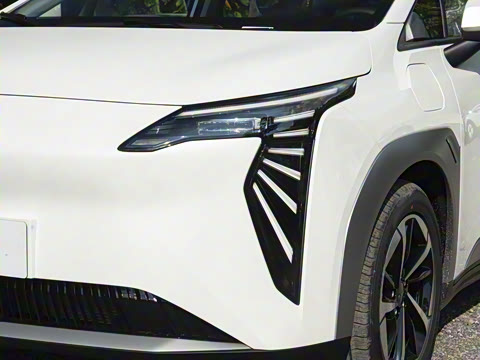 2025�� Plus 610 ������